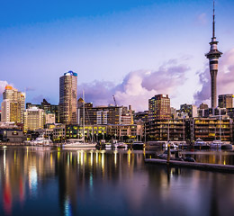 Fotografia de la ciudad de Nueva Zelanda en la tarde