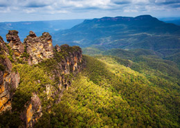 imagen de pasiaje montañoso en nueva zelanda o autralia