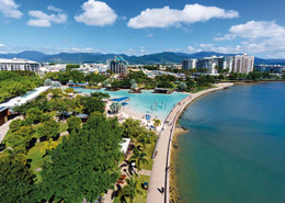 Cairns es considerada la vía de acceso a la gran barrera de coral de australia, es una ciudad del área tropical de north queensland