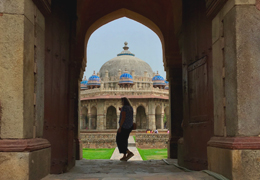 Isa Khan's Tomb, India | Colombian Tourist