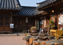 Imagen de uno de los interiores de las casas tradicionales de corea del sur