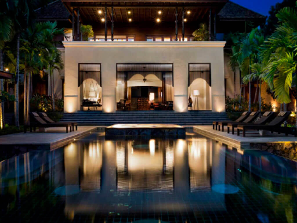  piscina del hotel four Seasons resort Chiang maia, hospedaje ubicado en Tailandia