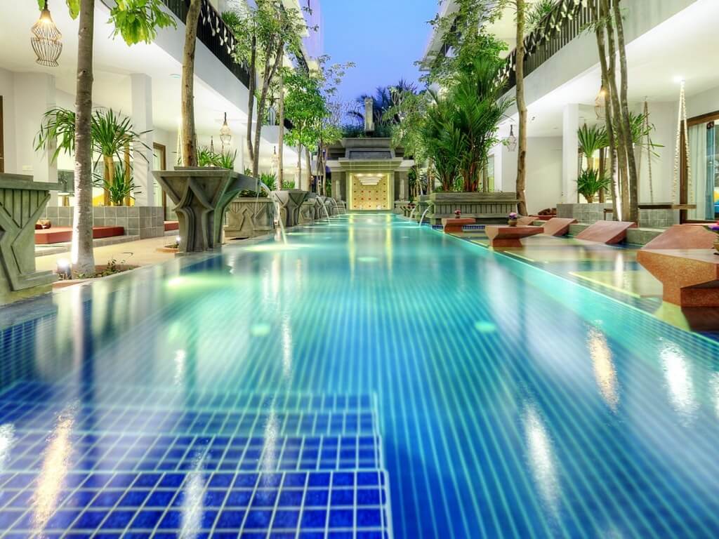 piscina del Golden Temple Retreat,hospedaje ubicado en Camboya