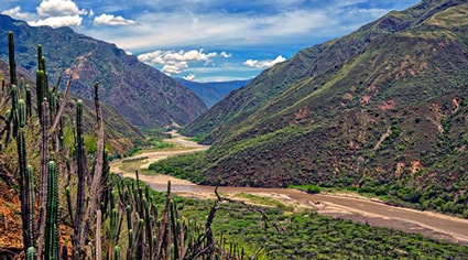 Rio Chicamocha en su paso por el cañon del Chicamocha | Colombian Tourist