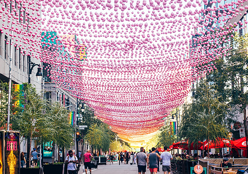 Rue Sainte Catherine, Montreal | Colombian Tourist