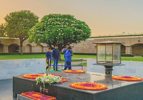 Raj Ghat, Delhi, India | Colombian Tourist