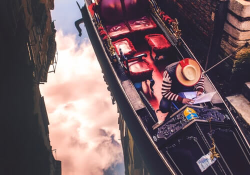 Gondolero en Venecia | Colombian Tourist