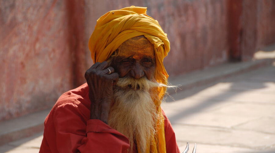 Señor indu de avanzada edad